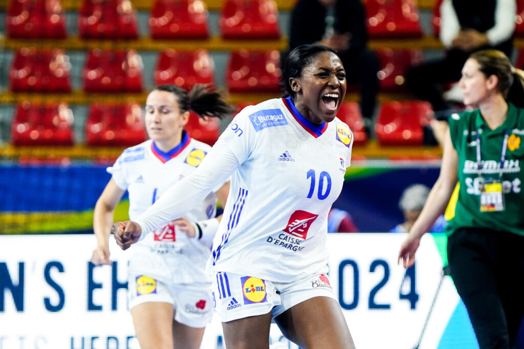 L'équipe de France masculine de handball U19 ne pourra pas s'entraîner à  Clamecy en raison d'un problème de colle - Clamecy (58500)