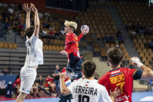 https://handnews.fr/wp-content/uploads/2024/07/Petar-Cikusa-i-Jelicic-Espagne-U20-credits-Slavko-Kolar-Rokometna-zveza-Slovenije-300x200.jpg