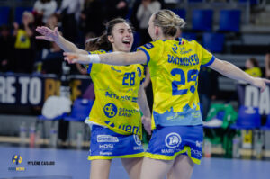 https://handnews.fr/wp-content/uploads/2024/10/Lucie-Granier-Metz-Handball-Mylene-CASADO-1-300x199.jpg