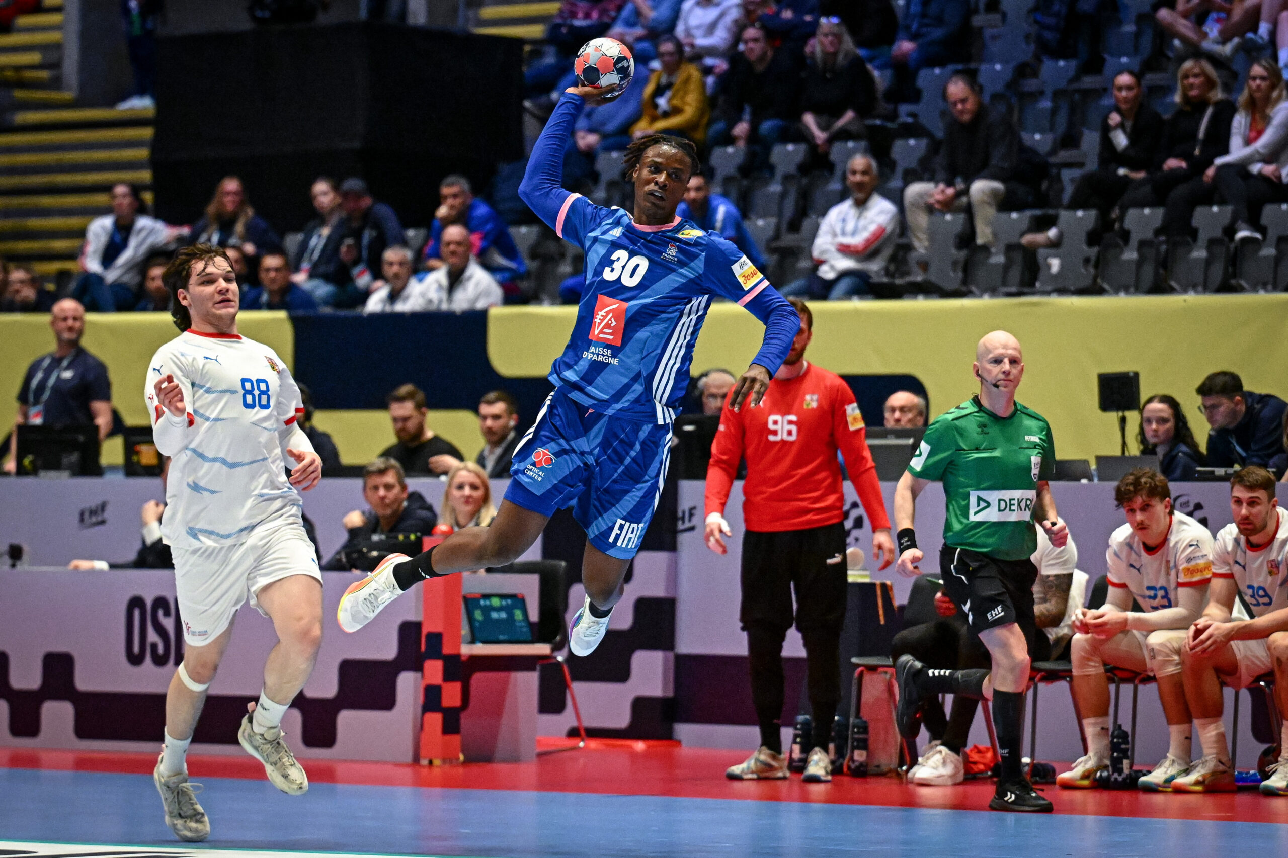 EDF (M) | « La star, c’est l’équipe » : les nouveaux visages des Bleus prennent leurs marques